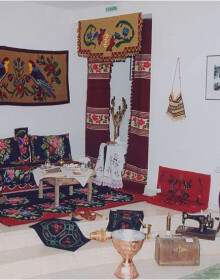 2000 - ΔΗΜΟΤΙΚΟ ΘΕΑΤΡΟ ΤΥΡΝΑΒΟΥ